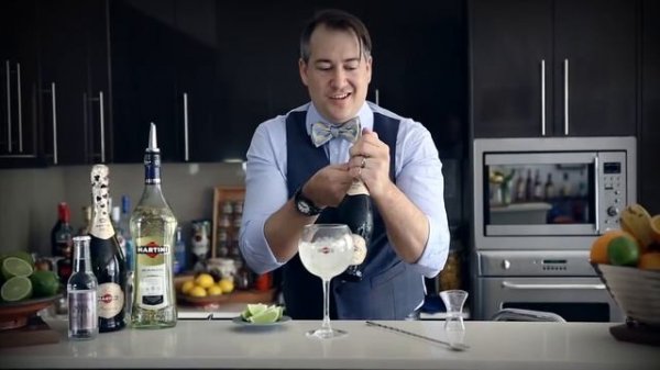 Martini Bianco Spritz | How To Mix | Drinks Network