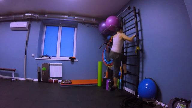 Основные упражнения на шведской стенке смотреть онлайн