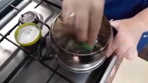 У кастрюли появилась 2 жизнь с помощью пасты мистик и посудной от Greenway