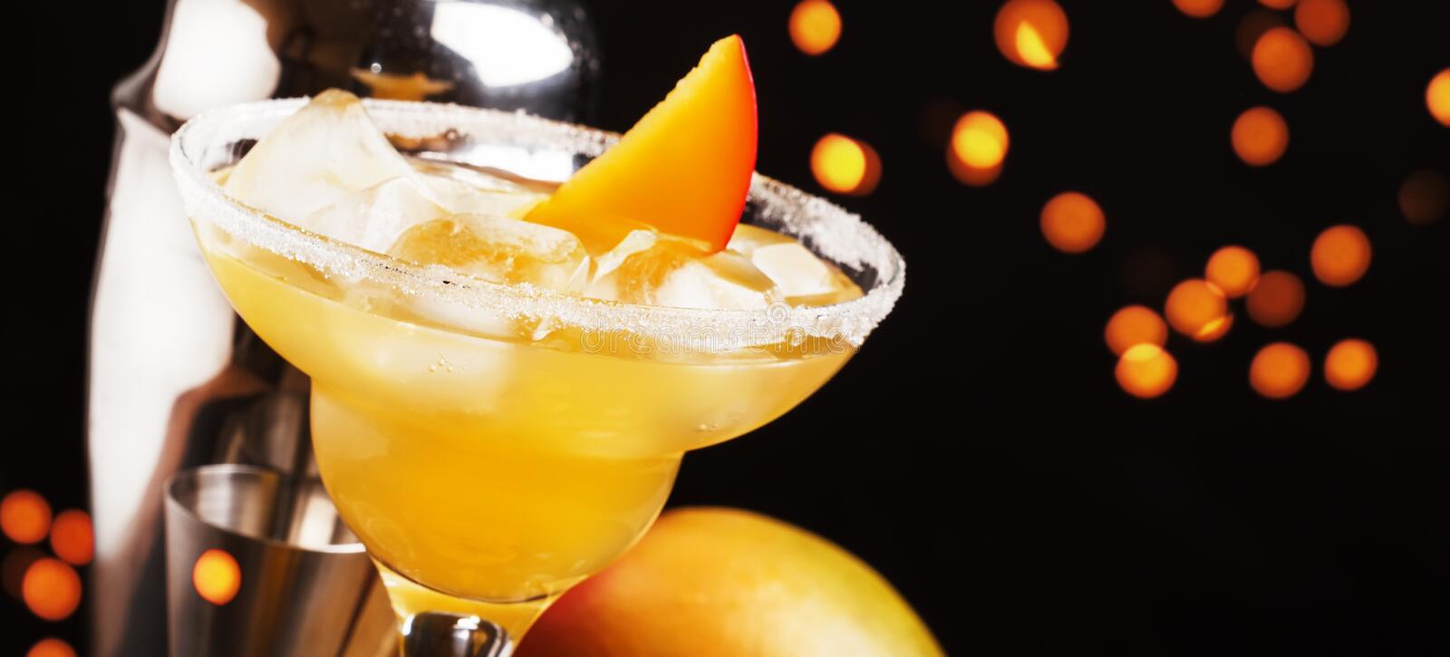 Кремовый ликёр из манго. по обыкновению итальянский рецепт. смотреть онлайн