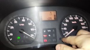 Рено Логан примерное количество литров бензина