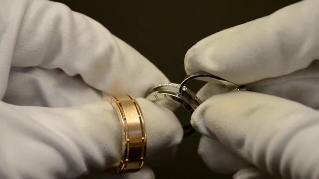 Матовые обручальные кольца из золота c гравировкой и бриллиантами в женском разборном кольце смотреть онлайн