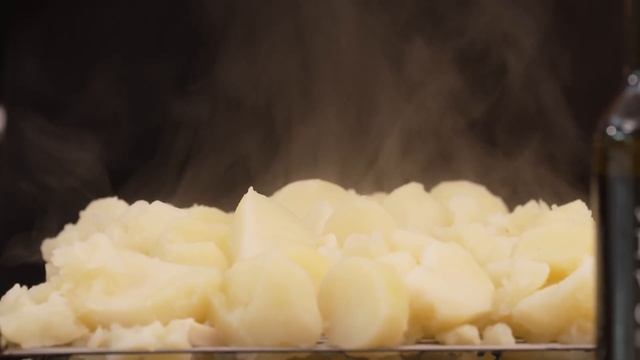 Heston Blumenthal's Roast Potatoes | Waitrose смотреть онлайн