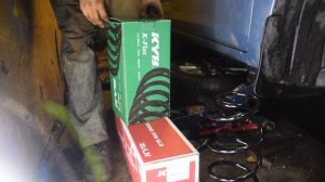 Замена передних амортизаторов, пружин и защитных комплектов на Mazda 3 (BK)