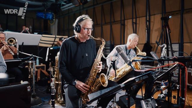 Reinier Baas & Christian Elsässer - Tjapko | WDR BIG BAND смотреть онлайн