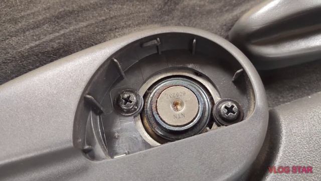 Разбор автомобиля Тойота Лэнд Крузер в 120 кузове для установки авточехлов с выниманием сидений смотреть онлайн