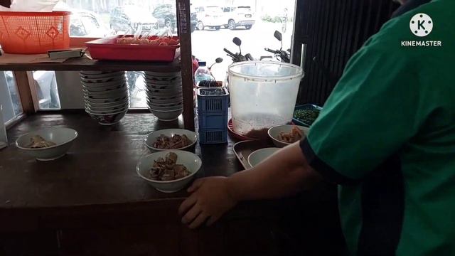 Sop Ayam "PAK NO SOLO" смотреть онлайн