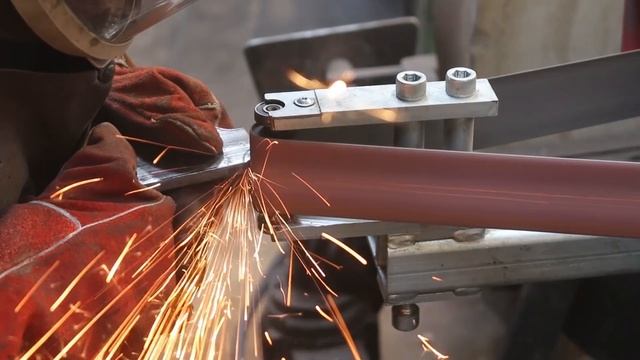 Forging a 800 layer pattern welded saber, the complete movie. смотреть онлайн