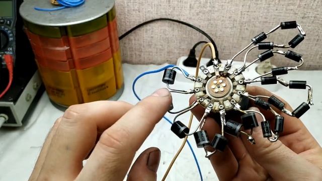 Самый Простой регулятор напряжения. Всего 2 детали+! Ты сможешь сделать сам! смотреть онлайн