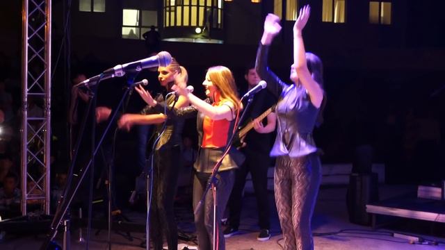 Balkanika održala spektakularni koncert u Vlasotincu смотреть онлайн