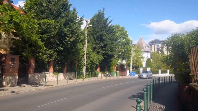 4K BUDAPEST WALK - LEAFY GREEN BUDA HILLS - SVABHEGY TO BUDAPEST CASTLE - SILENT WALKING POSH HOMES