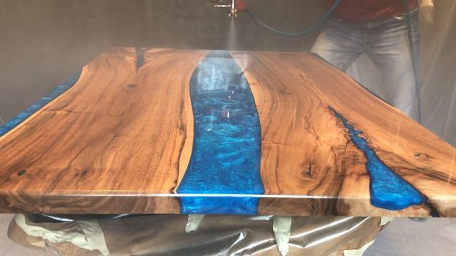 Table ready to varnish so varnished the wood and the resin / Стол-река из слэбов с эпоксидной смоло смотреть онлайн