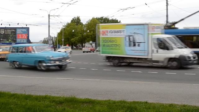 Проезд колон ретро техники на парад. 24 05 2015. смотреть онлайн