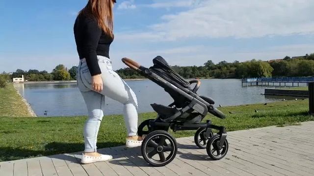 Maxi Cosi Nova Składanie смотреть онлайн