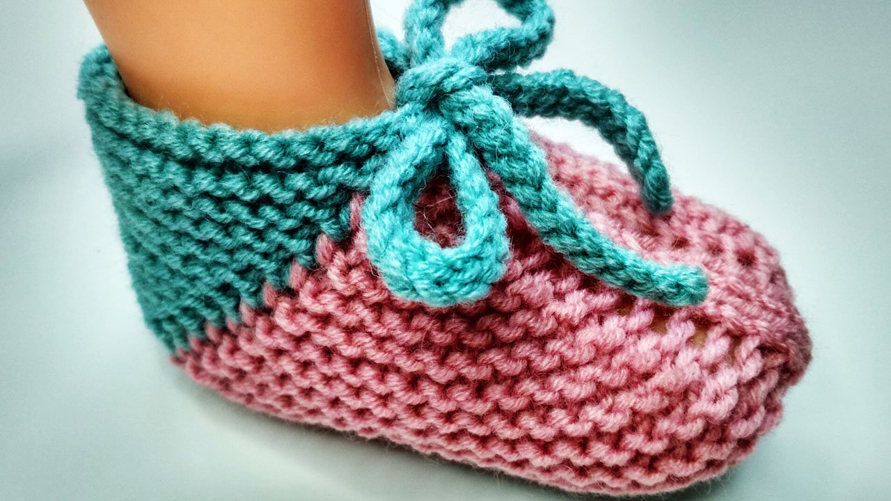 Удобные и простые пинетки спицами без единого шва смотреть онлайн