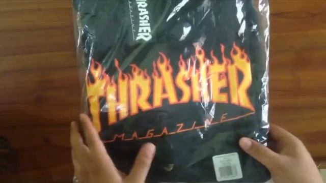 Unboxing Hoodie Thrasher !! NOW !!