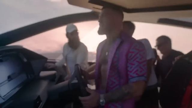 Conor McGregor Takes Lamborghini Yacht For A Spin Moments After Picking Up His $4m Toy смотреть онлайн