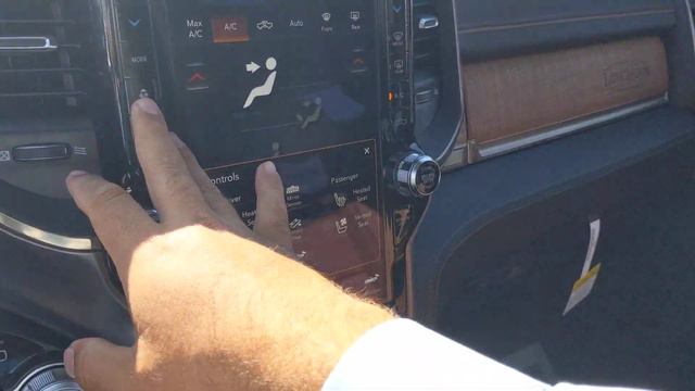 2021 Ram 1500 Laramie Longhorn смотреть онлайн