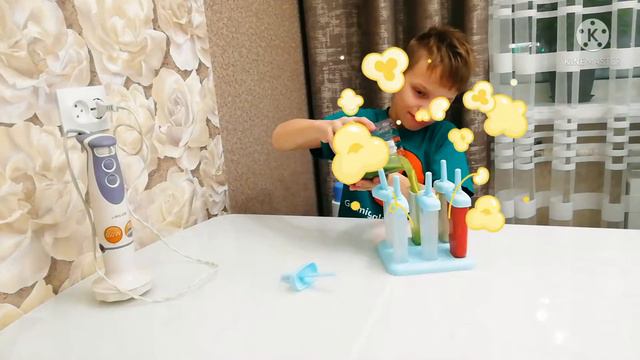 Захар делает фруктово-ягодное мороженое. игры. развлечения смотреть онлайн