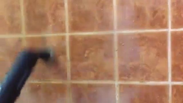 Снимаем жир со стены  пароочистителем