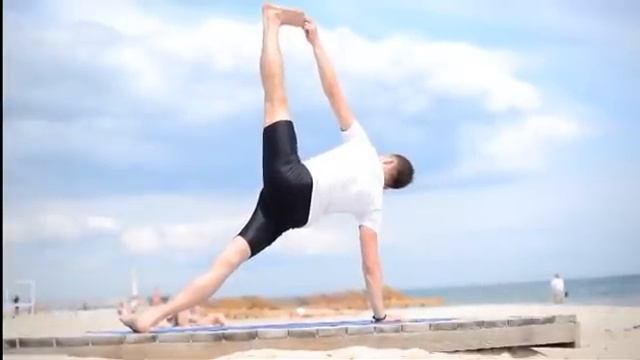 Vinyasa Flow by YogaHot смотреть онлайн