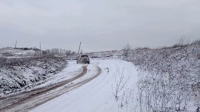 Suzuki Grand Vitara и Toyota Land cruiser Prado 150 на автокроссовой трассе. Бахмут. смотреть онлайн