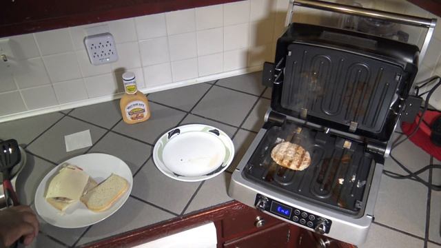 5 Minute Frozen Turkey Burgers, NuWave Jubilee Smokeless Grill смотреть онлайн