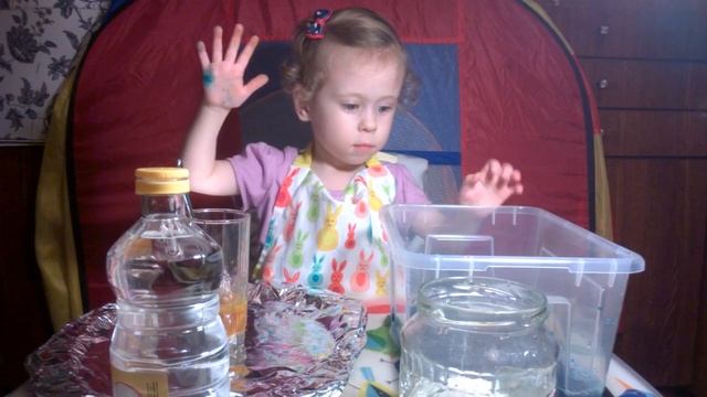 Как сделать вулкан из цветной пены Много пены мгновенно How to make a volcano out of colored foam смотреть онлайн