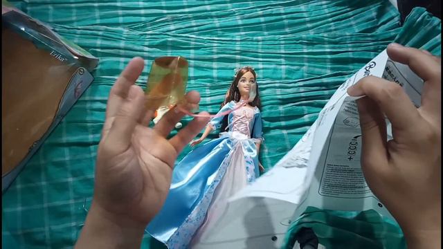 Unboxing Erika from Barbie Princess and the pauper смотреть онлайн