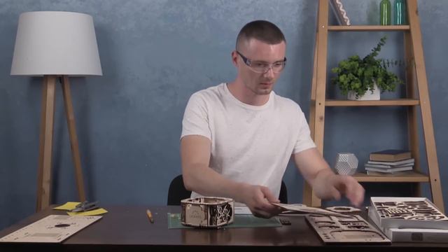 Ugears Treasure Box Model Kit Assembly Video смотреть онлайн