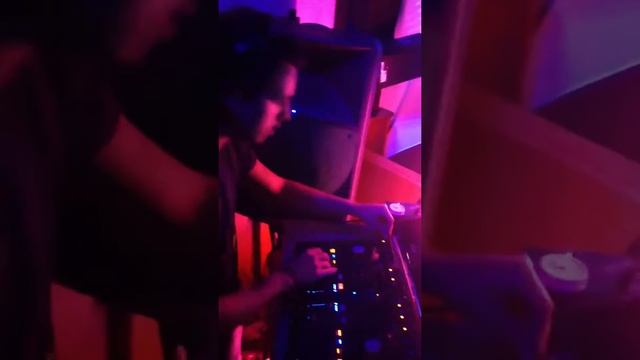 Dj Electom SAS Cafe смотреть онлайн