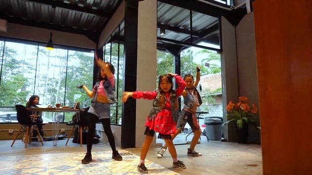 BLACKPINK - HOW YOU LIKE THAT | Kids Waacking Choreography by Safina Adriani смотреть онлайн