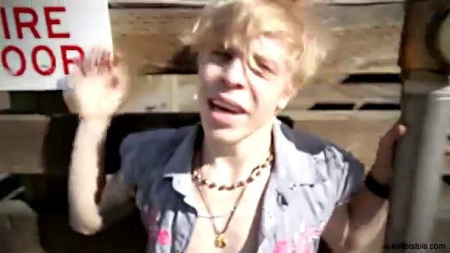 Квест пистолс ты так красива