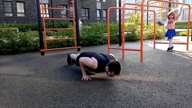 Воркаут. День 9.1. Опять качаем пресс, между подходами пресса, отжимания. смотреть онлайн