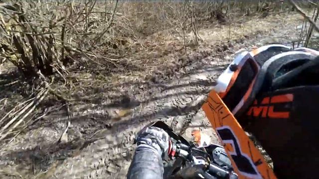 проезжаем на мотоцикле реку стрелку смотреть онлайн