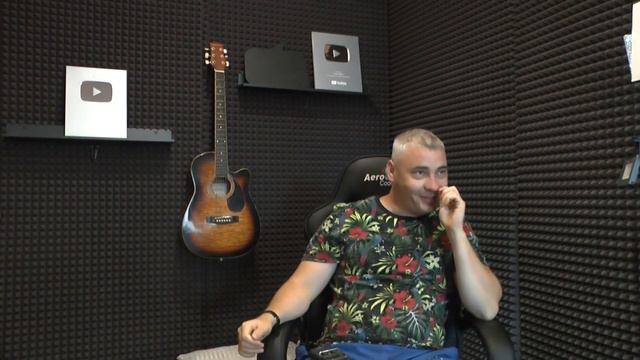 Зачем девушка спрашивает, с кем я живу? смотреть онлайн