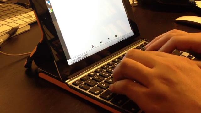 ZAGG folio for iPad 2 смотреть онлайн