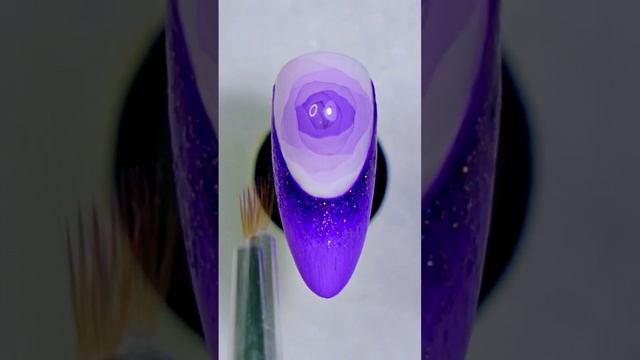 Маникюр фиолетовая роза