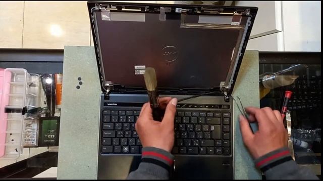 How to change Dell laptop screen Dell Vostro model:P09S смотреть онлайн