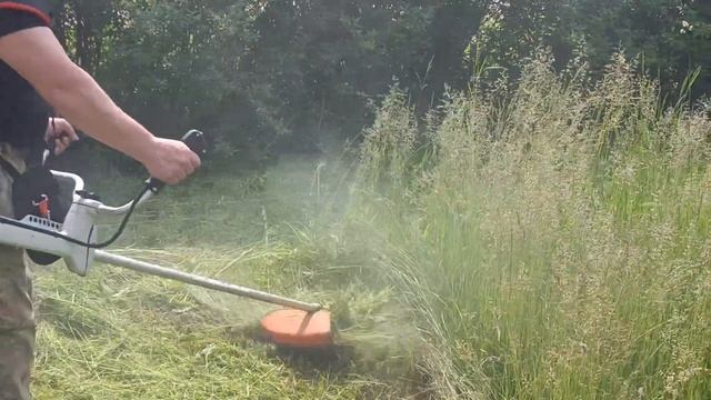 Немецкая коса Stihl FS 350 и белорусская леска Svist. И дёшево и результат отличный. смотреть онлайн