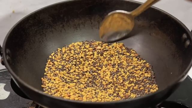 Instant Mango Pickle in Tamil | நாவூறும் சுவையில் கல்யாண பந்தி உடனடி மாங்காய் ஊறுகாய்?| Oorugai смотреть онлайн