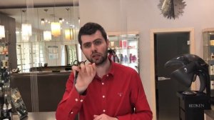 Как правильно держать парикмахерские ножницы