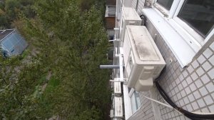Вода из кондиционера капает соседу на окно. Решение проблемы своими руками