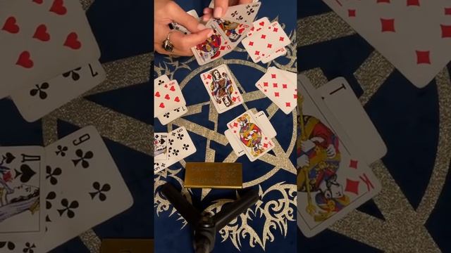 Цыганский расклад. Любовный треугольник. Что между Вами происходит??!! Гадание на картах. Онлайн. смотреть онлайн