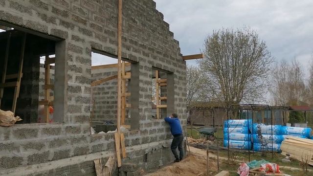 18.04.23 Дом на печи. Возводят фронтоны. @dom_na_pechi смотреть онлайн