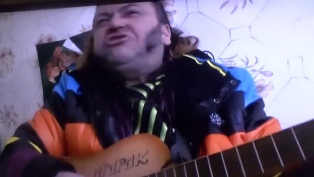 Подпевает сам себе певец Пророк Санбой смотреть онлайн