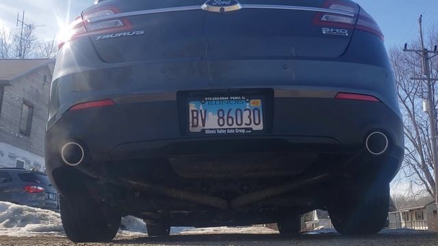 2015 Ford Taurus SHO muffler delete cold start. смотреть онлайн