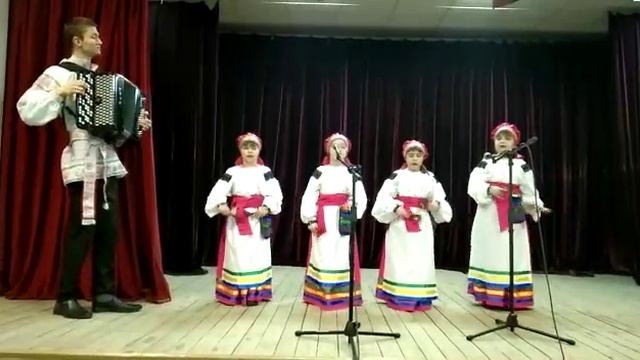 Фольклорный ансамбль "Задоринка"- "Частушки" смотреть онлайн