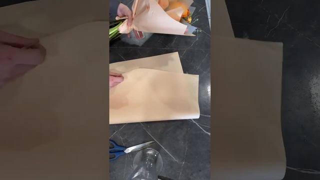 HOW TO WRAP A BOUQUET OF FLOWERS WITH PAPER |DIY | EASY & FAST KOREAN FLOWER WRAPPING TUTORIAL |ASM смотреть онлайн