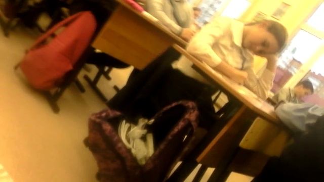 Беспалевно снимаю на уроке смотреть онлайн